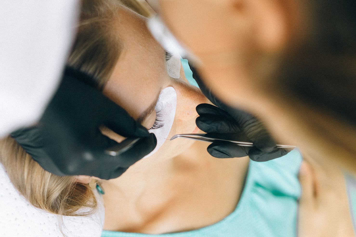 大事な第一印象は目元から決まります。